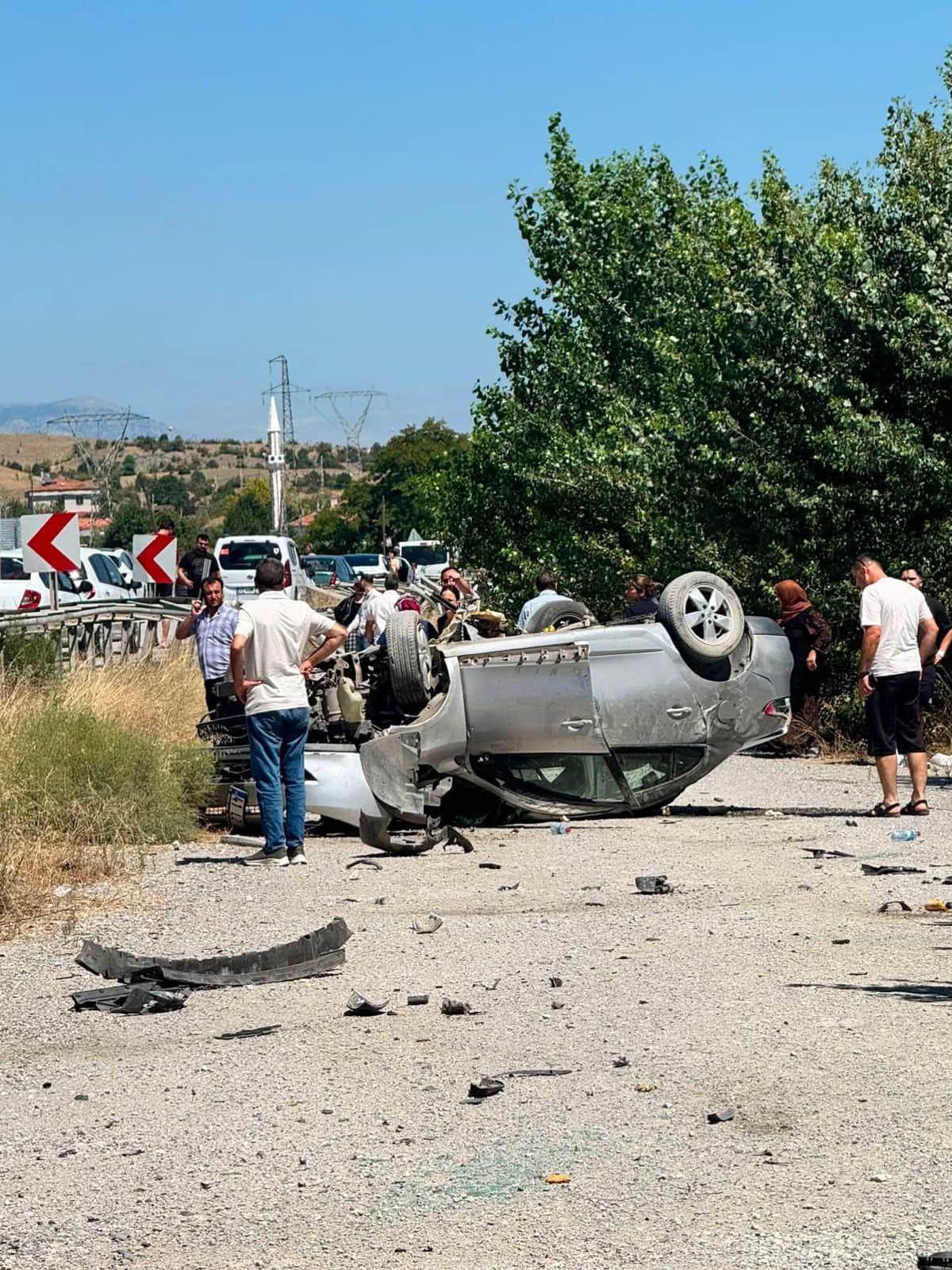 Tosya'da Otomobil Takla Attı: Aynı Aileden 6 Yaralı Tosya'da Otomobil Takla Attı: Aynı Aileden 6 Yaralı