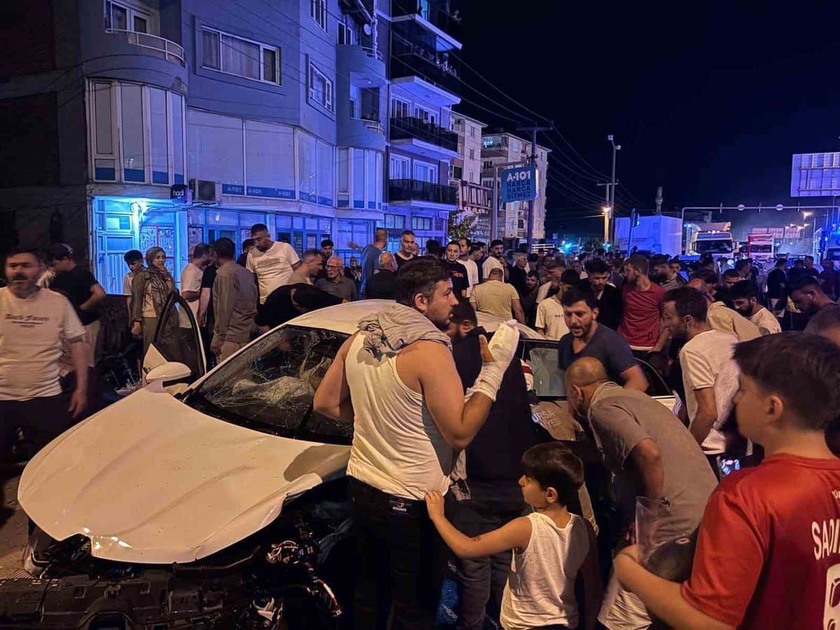 Orhangazi'de kırmızı ışık ihlali: 5 yaralı Orhangazi'de kırmızı ışık ihlali: 5 yaralı
