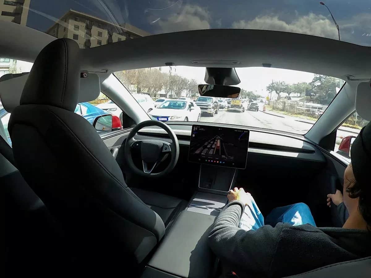 Tesla'nın Las Vegas robotaksi planına 10 araçlık sınırlama Tesla'nın Las Vegas robotaksi planına 10 araçlık sınırlama