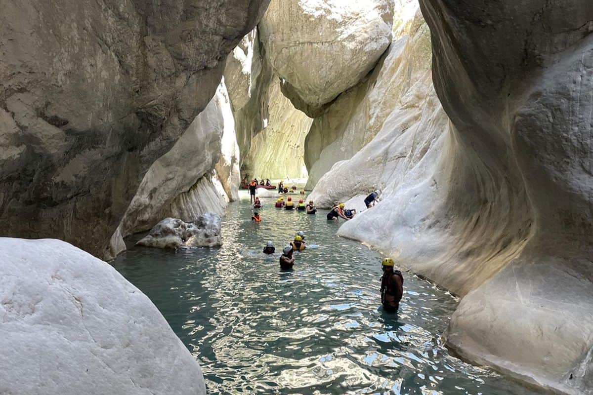 Göynük Kanyonu, Antalya'nın sıcağından bunalan macera tutkunlarını ağırlıyor Göynük Kanyonu, Antalya'nın sıcağından bunalan macera tutkunlarını ağırlıyor