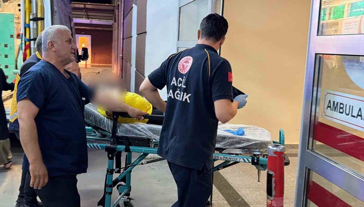 Adıyaman'da Takla Atan Otomobilde 2 Çocuk Yaralandı Adıyaman'da Takla Atan Otomobilde 2 Çocuk Yaralandı