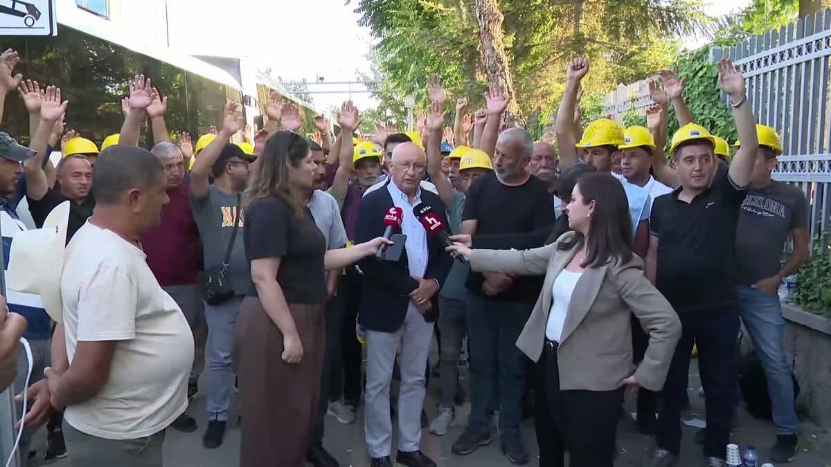YENİ Partili Çakırözer'den madencilere destek: Bakanlık emekçinin sesini duymak zorundadır YENİ Partili Çakırözer'den madencilere destek: Bakanlık emekçinin sesini duymak zorundadır