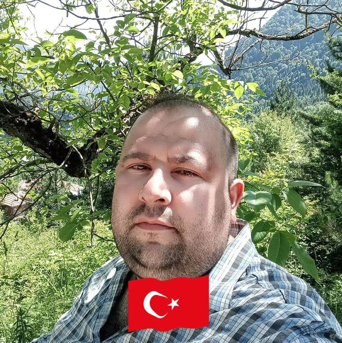 2 katlı evin çatısında akıma kapılınca düşerek öldü 2 katlı evin çatısında akıma kapılınca düşerek öldü