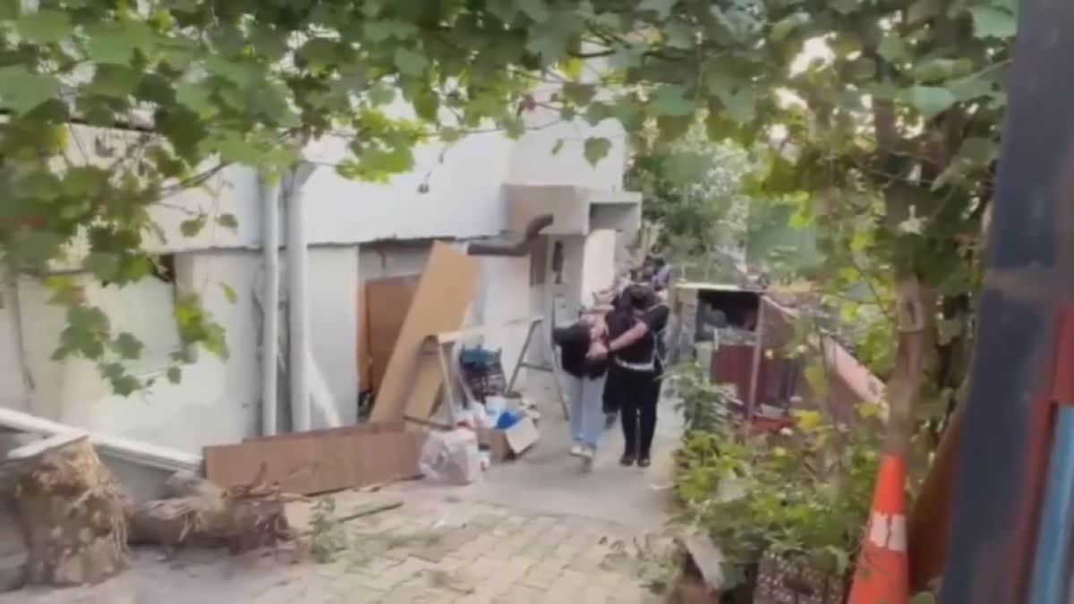 Zeytinburnu'nda Restoran Saldırısı: 2 Tutuklama, 6 Gözaltı Zeytinburnu'nda Restoran Saldırısı: 2 Tutuklama, 6 Gözaltı