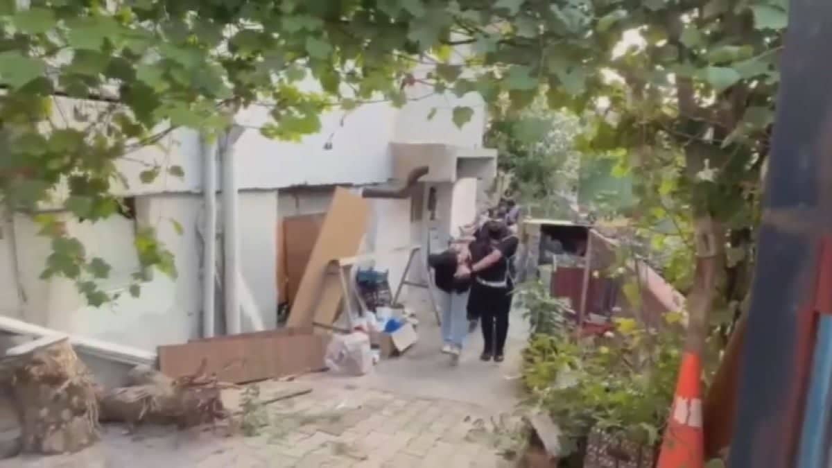 Zeytinburnu'nda Restoran Saldırısı: 2 Tutuklama, 6 Gözaltı Zeytinburnu'nda Restoran Saldırısı: 2 Tutuklama, 6 Gözaltı