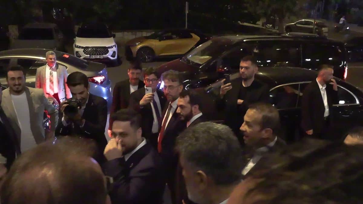Beş Parti Lideri Ankara'da Buluştu: Faydalı İstişare Beş Parti Lideri Ankara'da Buluştu: Faydalı İstişare