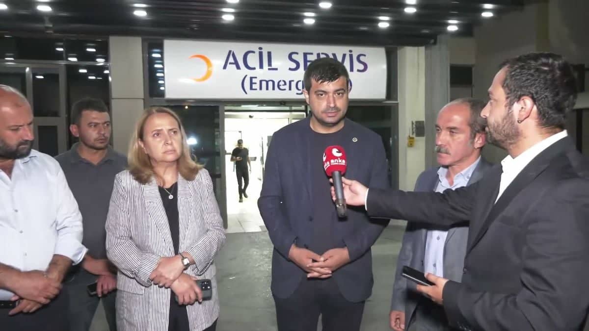 CHP heyeti Çayırhan maden kazasında yaralanan madencileri ziyaret etti: Bir ihmal varsa takipçisi olacağız CHP heyeti Çayırhan maden kazasında yaralanan madencileri ziyaret etti: Bir ihmal varsa takipçisi olacağız