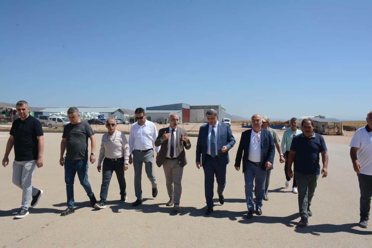 Gümüşhane-Bayburt Havalimanı’nda çalışmalar sürüyor Gümüşhane-Bayburt Havalimanı’nda çalışmalar sürüyor