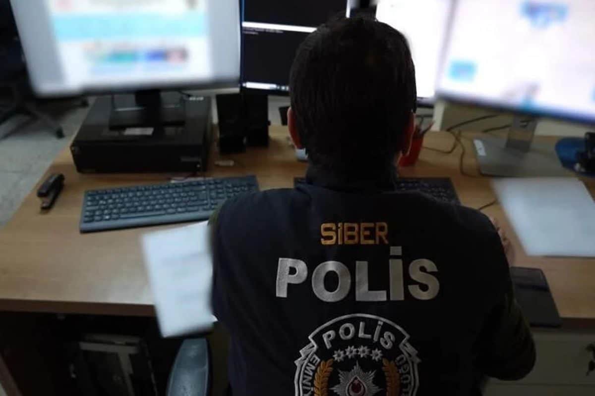 18 ilde düğmeye basıldı! Siber suç operasyonunda onlarca şüpheli yakalandı 18 ilde düğmeye basıldı! Siber suç operasyonunda onlarca şüpheli yakalandı