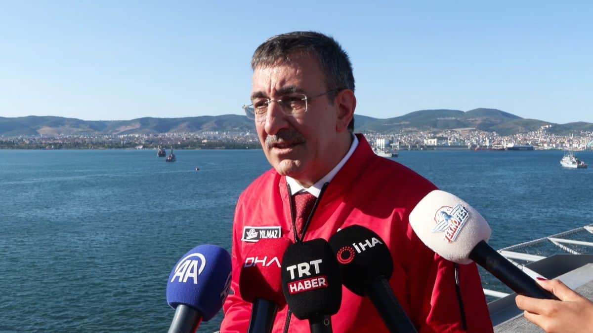 Cumhurbaşkanı Yardımcısı Yılmaz: Türkiye son 25 yılda savunma sanayiinde bir devrim yaşadı Cumhurbaşkanı Yardımcısı Yılmaz: Türkiye son 25 yılda savunma sanayiinde bir devrim yaşadı