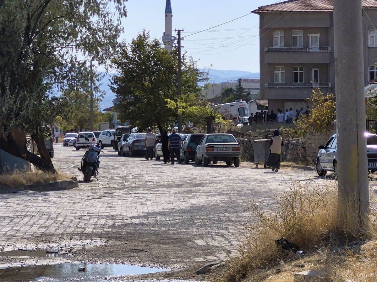 Kütahya'da Sendika Temsilcisi Evinde Ölü Bulundu Kütahya'da Sendika Temsilcisi Evinde Ölü Bulundu