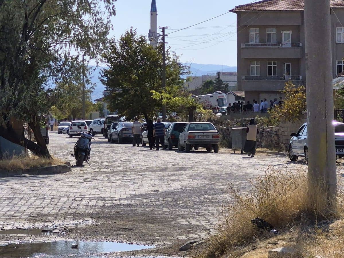 Kütahya'da Sendika Temsilcisi Evinde Ölü Bulundu Kütahya'da Sendika Temsilcisi Evinde Ölü Bulundu