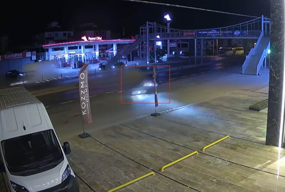 Yalova'da Takla Atan Otomobil Kamerada: 1 Yaralı Yalova'da Takla Atan Otomobil Kamerada: 1 Yaralı