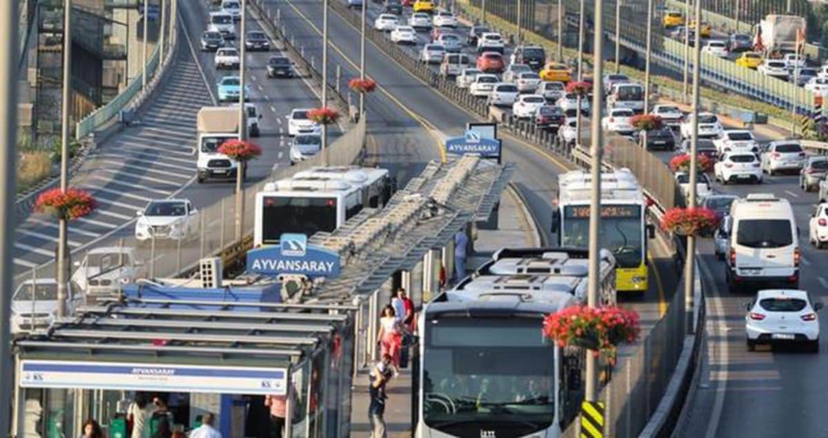 İstanbul'da trafik var mı? SON DAKİKA! 24 Ağustos Pazartesi hangi ilçelerde trafik var, hangi yollar kapalı? İstanbul'da trafik var mı? SON DAKİKA! 24 Ağustos Pazartesi hangi ilçelerde trafik var, hangi yollar kapalı?