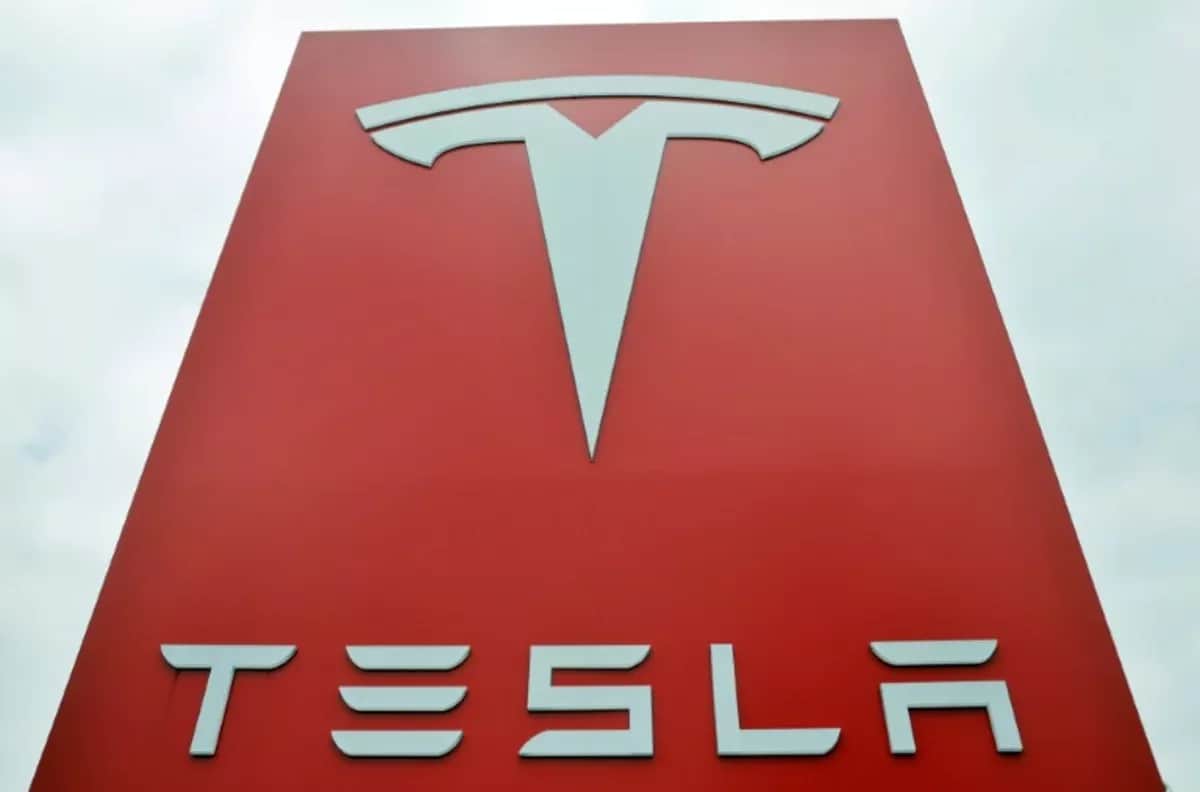 Tesla ve Çinli üreticiler kapı kolu güvenliği için milyonlarca aracı geri çağırıyor Tesla ve Çinli üreticiler kapı kolu güvenliği için milyonlarca aracı geri çağırıyor