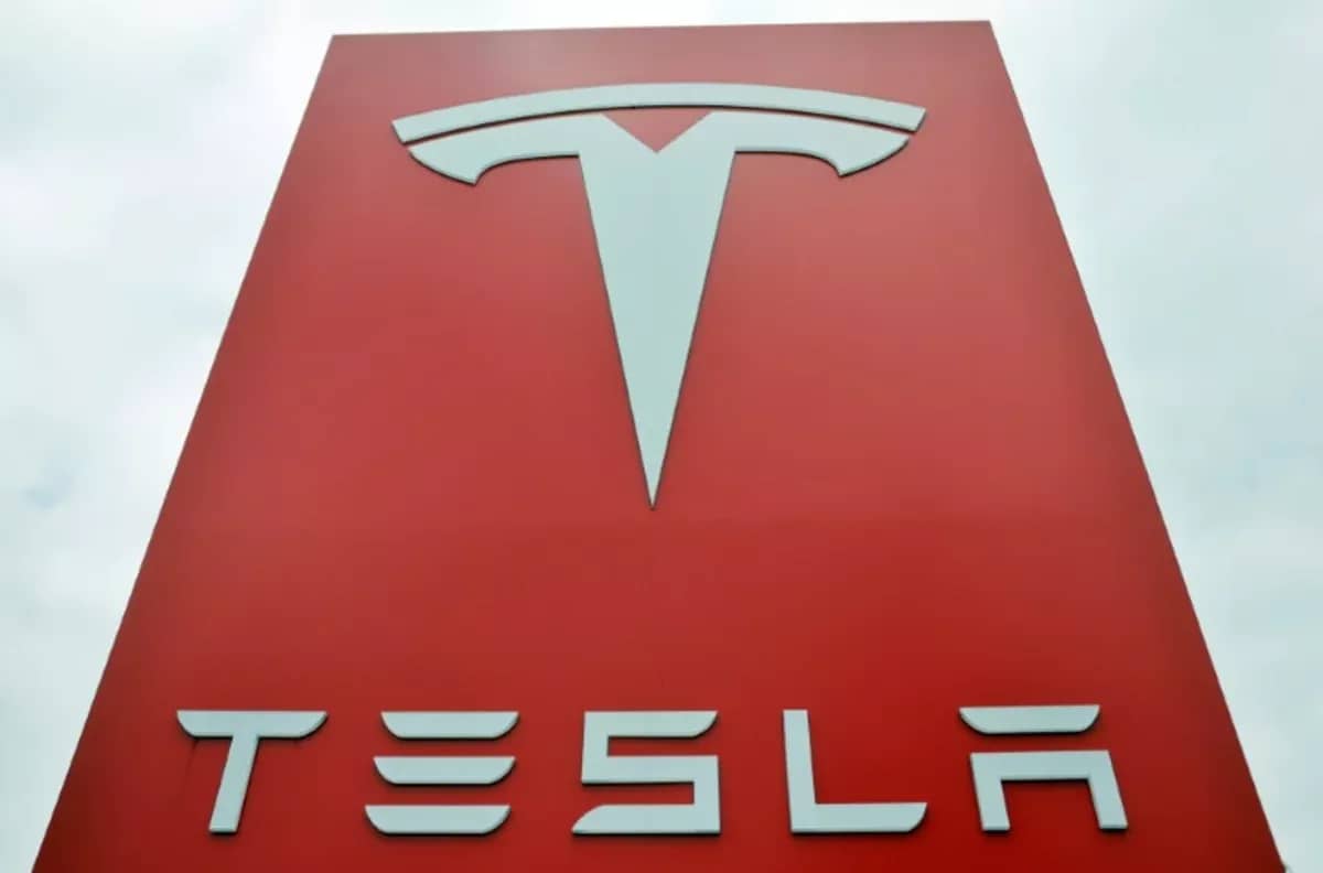 Tesla ve Çinli üreticiler kapı kolu güvenliği için milyonlarca aracı geri çağırıyor Tesla ve Çinli üreticiler kapı kolu güvenliği için milyonlarca aracı geri çağırıyor