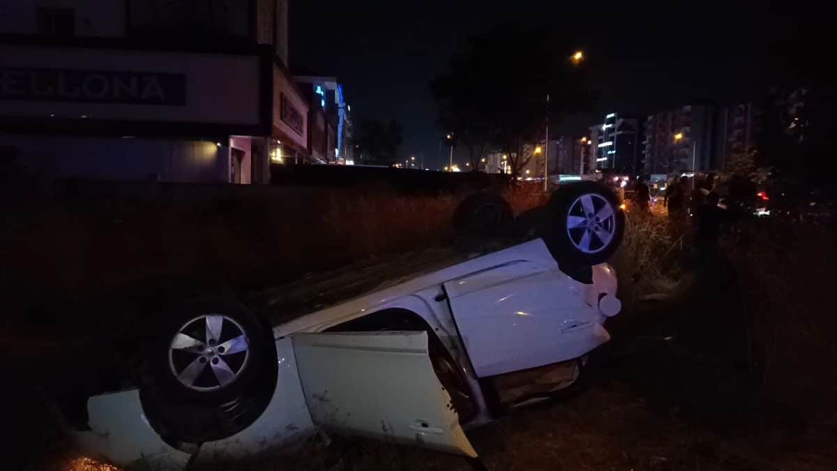 Nilüfer'de Feci Kaza: Takla Atan Otomobilde 5 Yaralı Nilüfer'de Feci Kaza: Takla Atan Otomobilde 5 Yaralı