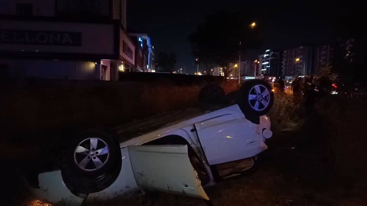 Nilüfer'de Feci Kaza: Takla Atan Otomobilde 5 Yaralı Nilüfer'de Feci Kaza: Takla Atan Otomobilde 5 Yaralı