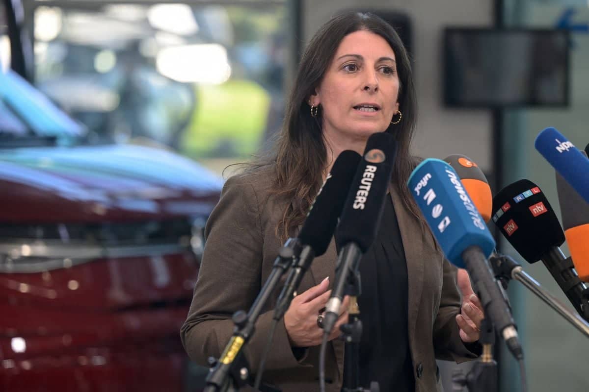 Volkswagen krizinde işçilerden sert uyarı: 'Güven zedelendi' Volkswagen krizinde işçilerden sert uyarı: 'Güven zedelendi'