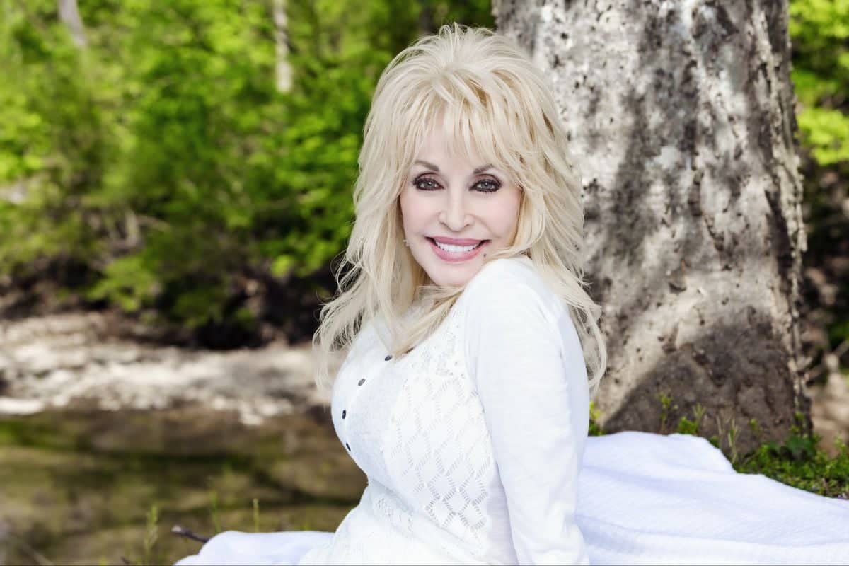 Dolly Parton hayatını kaybetti Dolly Parton hayatını kaybetti