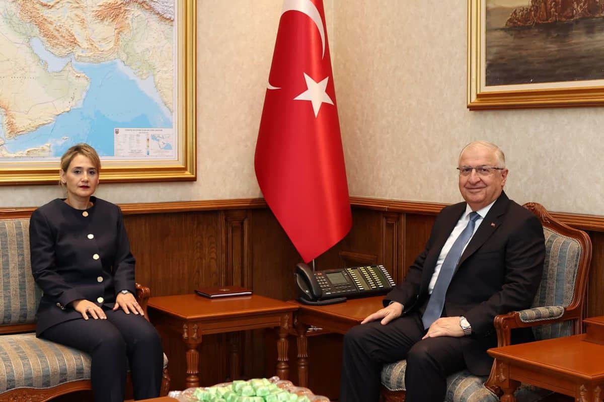 Bakan Güler, Kişinev Büyükelçisi olarak atanan Başaran'ı kabul etti Bakan Güler, Kişinev Büyükelçisi olarak atanan Başaran'ı kabul etti