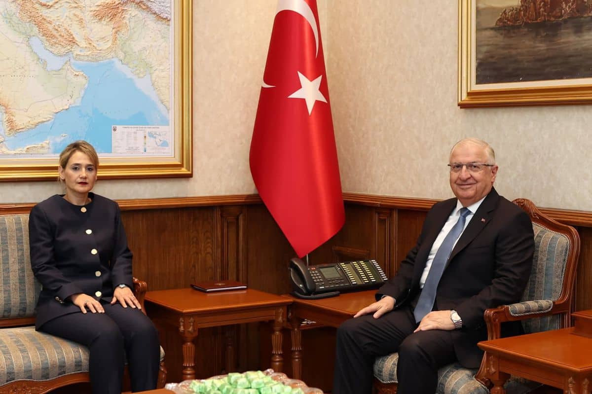 Bakan Güler, Kişinev Büyükelçisi olarak atanan Başaran'ı kabul etti Bakan Güler, Kişinev Büyükelçisi olarak atanan Başaran'ı kabul etti