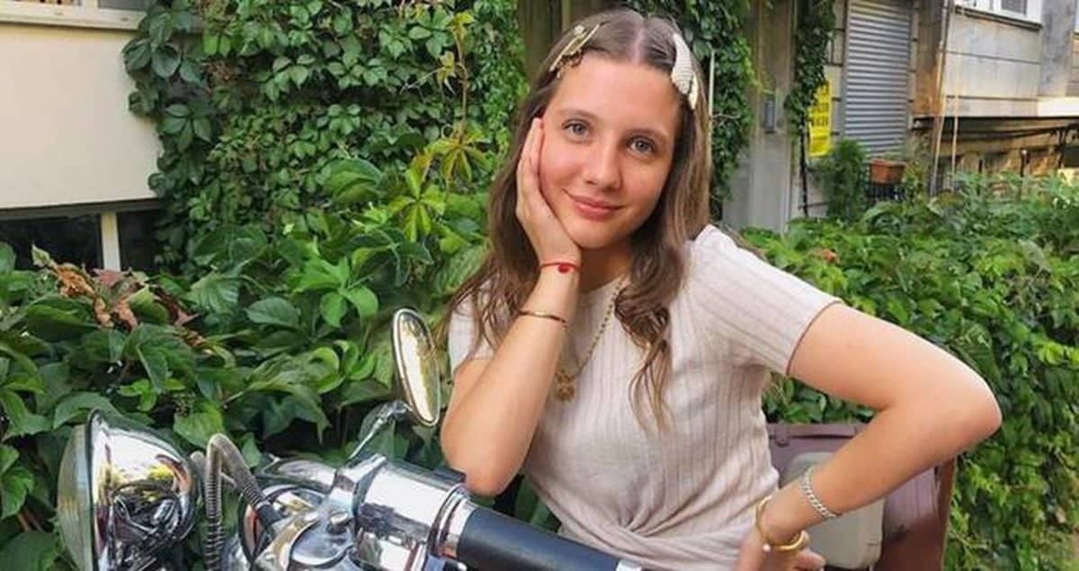 Dilara Kurtulmuş kimdir? Selena'nın Nazlı'sı Dilara Kurtulmuş kaç yaşında, nereli? Dilara Kurtulmuş kimdir? Selena'nın Nazlı'sı Dilara Kurtulmuş kaç yaşında, nereli?