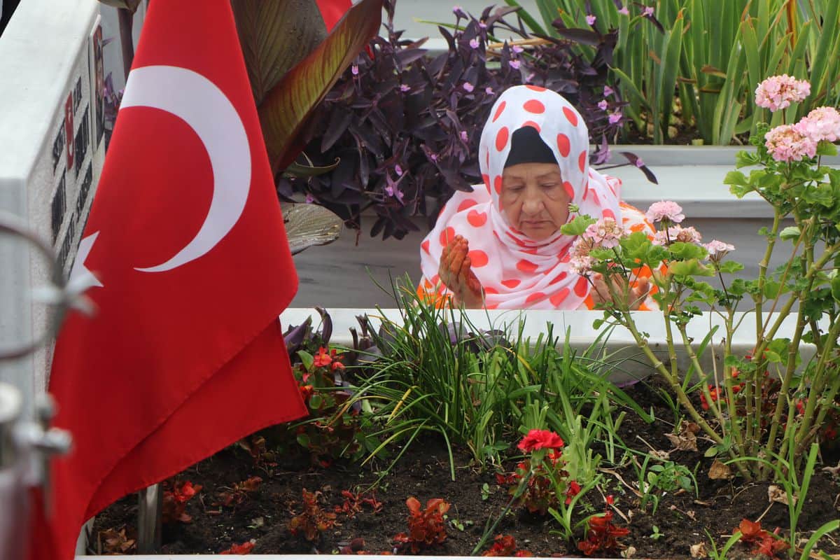 Şehit annesi: Oğlumu çok özledim Şehit annesi: Oğlumu çok özledim