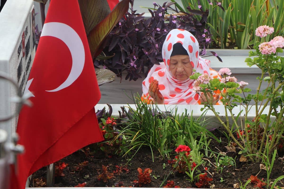 Şehit annesi: Oğlumu çok özledim Şehit annesi: Oğlumu çok özledim