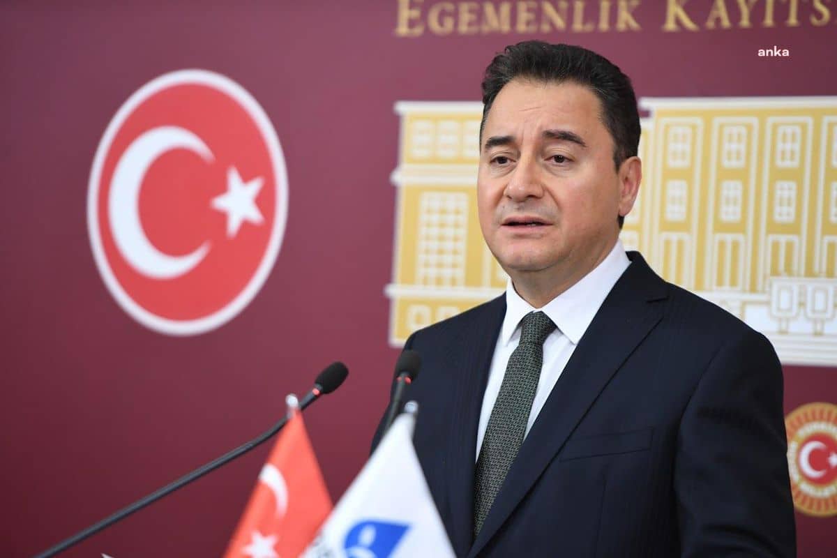 Ali Babacan'dan, 30 Ağustos Zafer Bayramı mesajı: "Milletimizin bağımsızlık iradesi tarihe geçti" Ali Babacan'dan, 30 Ağustos Zafer Bayramı mesajı: "Milletimizin bağımsızlık iradesi tarihe geçti"