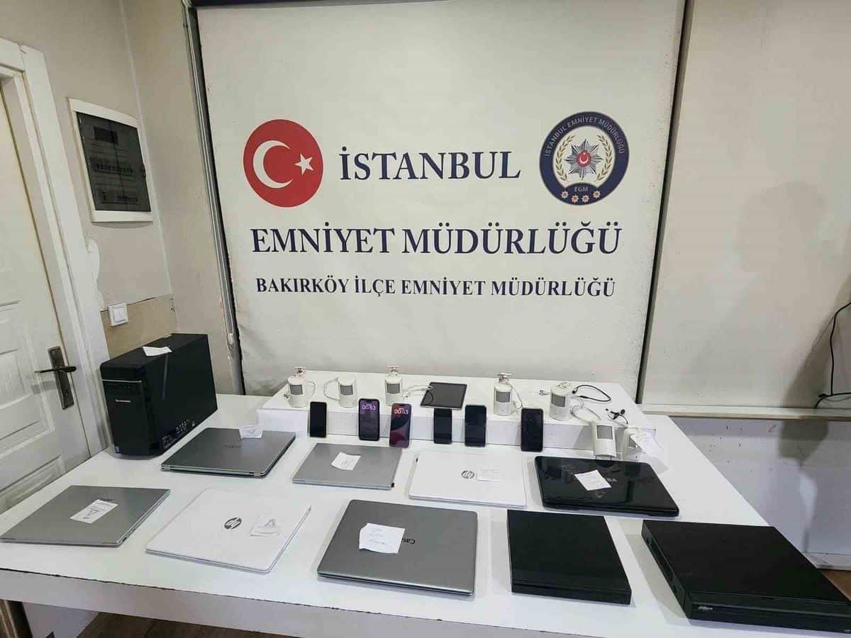 Gizli kamera skandalı: Güzellik merkezinde 14 bin video ele geçirildi Gizli kamera skandalı: Güzellik merkezinde 14 bin video ele geçirildi
