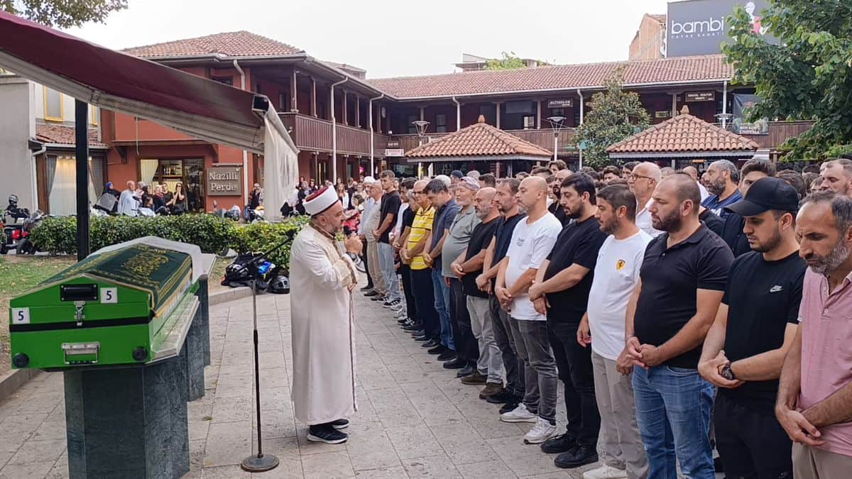 İnegöl'de Kazada Ölen Talha Taner Kırca Toprağa Verildi İnegöl'de Kazada Ölen Talha Taner Kırca Toprağa Verildi
