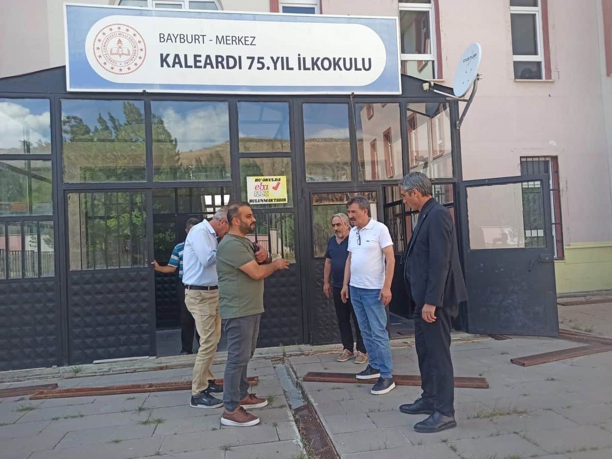 Bayburt’ta eğitim öğretim hazırlıkları tamamlanan okullarda inceleme yapıldı Bayburt’ta eğitim öğretim hazırlıkları tamamlanan okullarda inceleme yapıldı