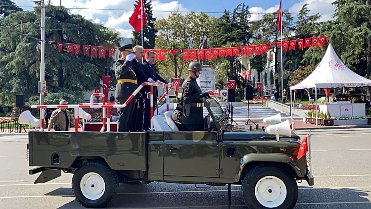 Bursa’da 30 Ağustos Zafer Bayramı coşkuyla kutlandı Bursa’da 30 Ağustos Zafer Bayramı coşkuyla kutlandı