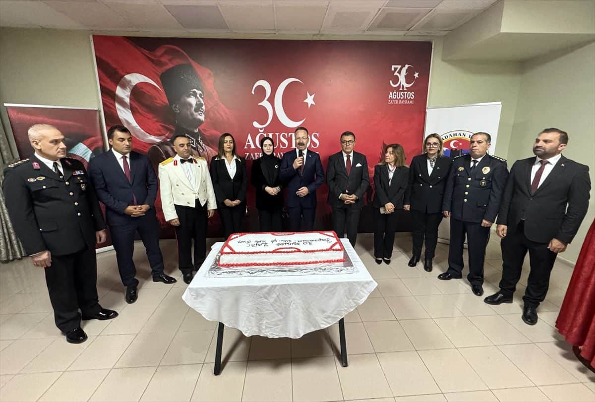 Erzurum, Ardahan ve Kars'ta 30 Ağustos Zafer Bayramı Resepsiyonları Erzurum, Ardahan ve Kars'ta 30 Ağustos Zafer Bayramı Resepsiyonları