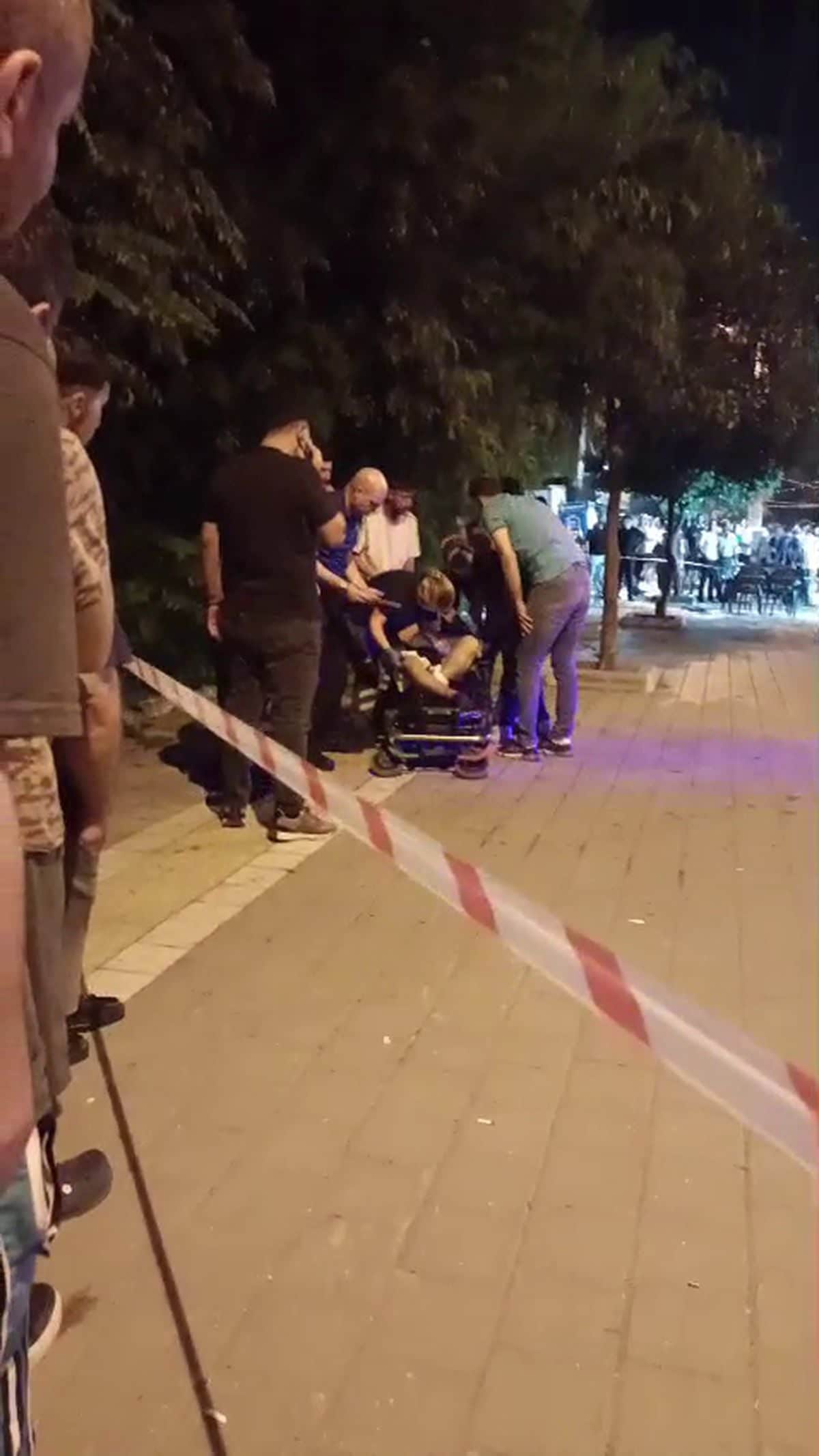 Kaldırımda yürürken silahlı saldırıda yaralandı Kaldırımda yürürken silahlı saldırıda yaralandı