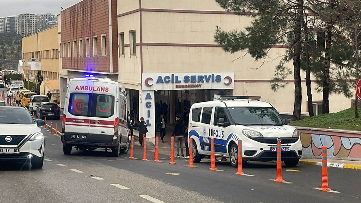 Şanlıurfa'da Taşlı Sopalı Kavga: 1 Ölü, 3 Yaralı Şanlıurfa'da Taşlı Sopalı Kavga: 1 Ölü, 3 Yaralı