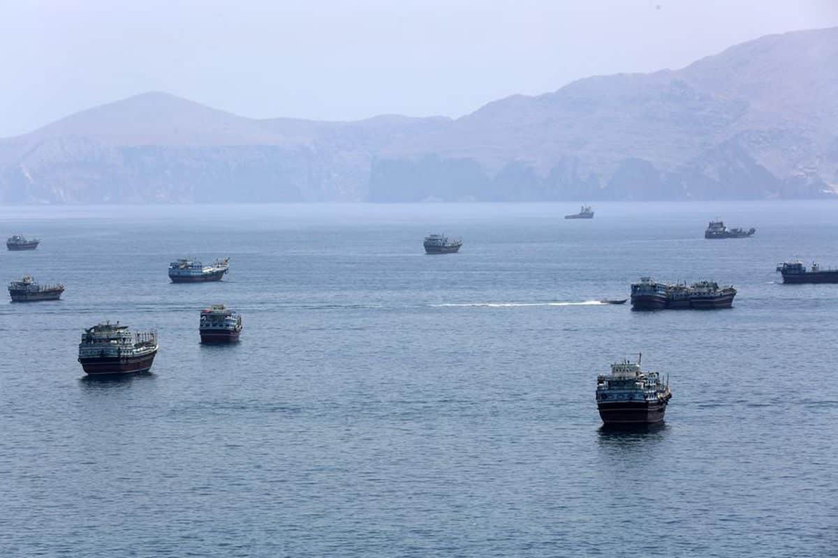 UKMTO: Umman açıklarında Hürmüz Boğazı'ndan geçen bir tanker vuruldu UKMTO: Umman açıklarında Hürmüz Boğazı'ndan geçen bir tanker vuruldu