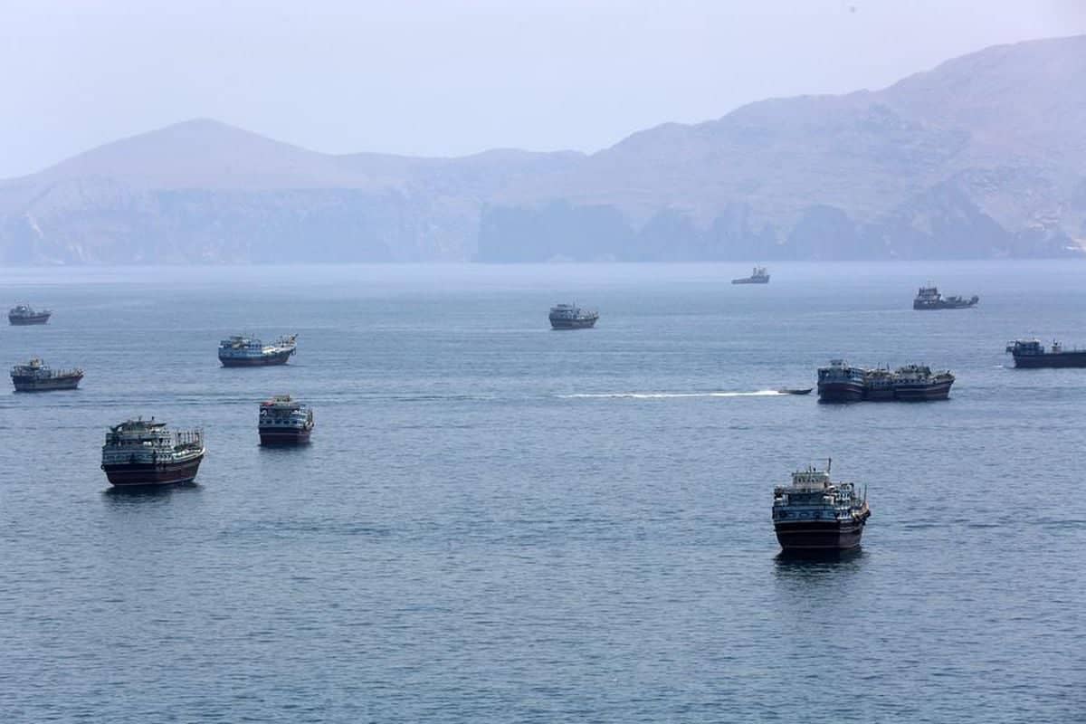 UKMTO: Umman açıklarında Hürmüz Boğazı'ndan geçen bir tanker vuruldu UKMTO: Umman açıklarında Hürmüz Boğazı'ndan geçen bir tanker vuruldu