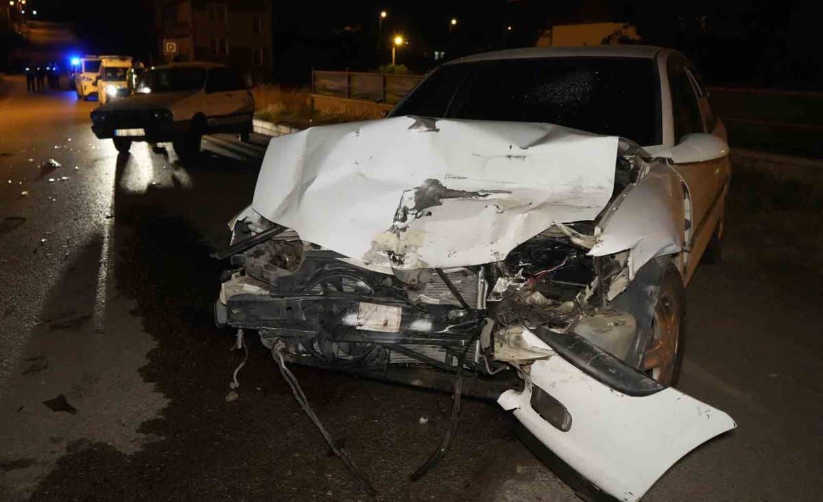 Kırıkkale'de Alkollü ve Ehliyetsiz Sürücü Kazaya Neden Oldu: 4 Yaralı, 250 Bin Lira Ceza Kırıkkale'de Alkollü ve Ehliyetsiz Sürücü Kazaya Neden Oldu: 4 Yaralı, 250 Bin Lira Ceza