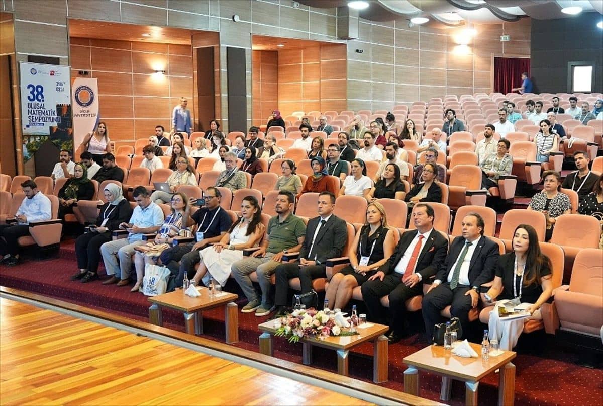 Diyarbakır'da 38. Ulusal Matematik Sempozyumu Başladı Diyarbakır'da 38. Ulusal Matematik Sempozyumu Başladı