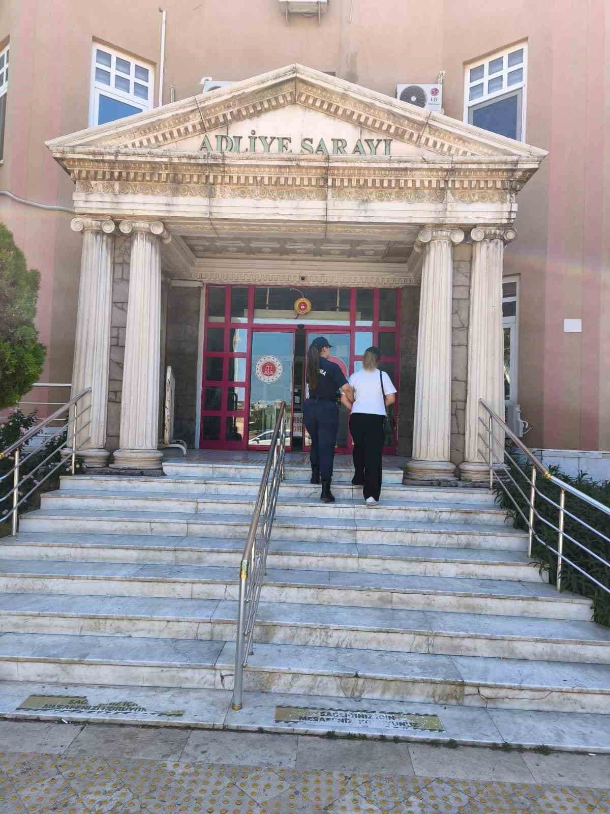 Hırsızlık suçundan aranıyordu, Didim’de yakalandı Hırsızlık suçundan aranıyordu, Didim’de yakalandı