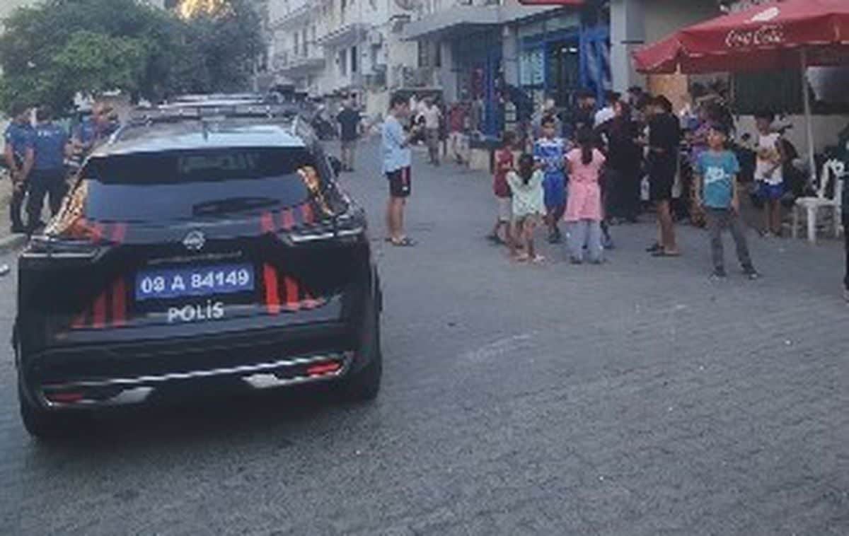 Kuşadası’nda telefon tartışması kanlı bitti Kuşadası’nda telefon tartışması kanlı bitti