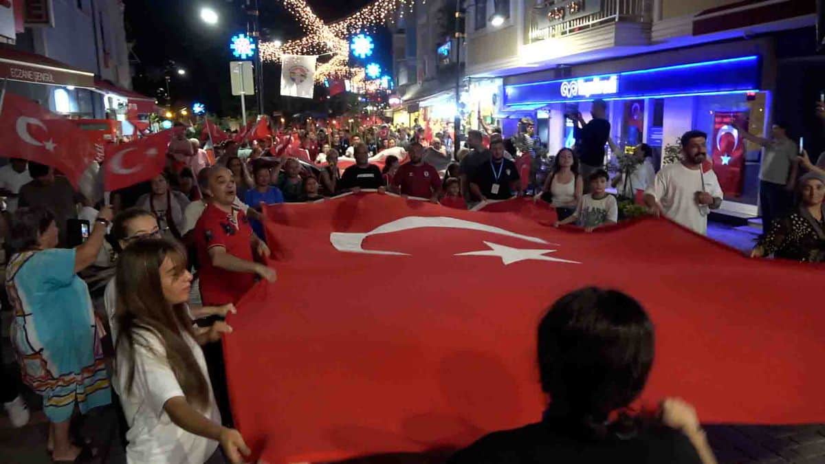 Şile’de 30 Ağustos Zafer Bayramı coşkuyla kutlandı Şile’de 30 Ağustos Zafer Bayramı coşkuyla kutlandı