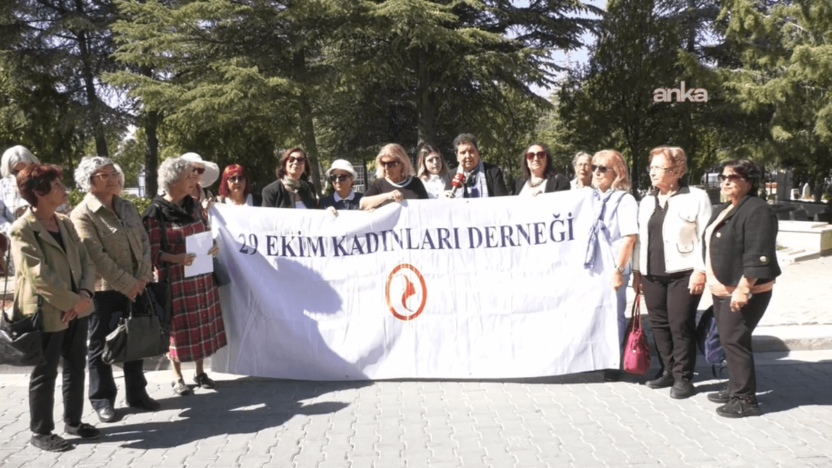 Gazeteci Şükran Soner yaşamını yitirdi... 29 Ekim Kadınları Derneği: "Bizlere örnek oldu" Gazeteci Şükran Soner yaşamını yitirdi... 29 Ekim Kadınları Derneği: "Bizlere örnek oldu"