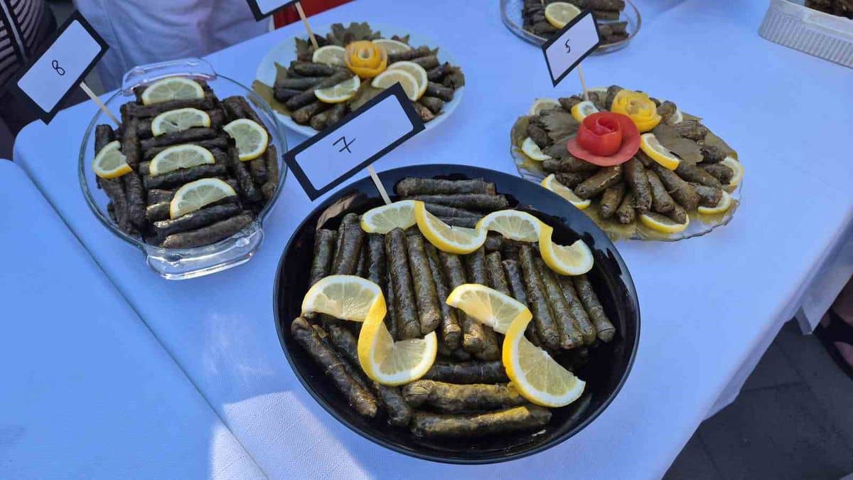 Süleymanpaşa'da Bağ Bozumu Şenliği'nde Sarma ve Tatlı Yarışması Süleymanpaşa'da Bağ Bozumu Şenliği'nde Sarma ve Tatlı Yarışması