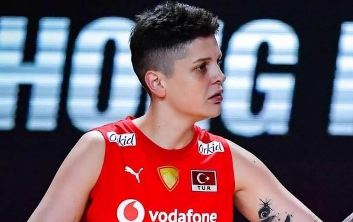 Ebrar Karakurt neden yok, Ebrar Karakurt milli takıma çağrılmadı mı? Ebrar Karakurt neden yok, Ebrar Karakurt milli takıma çağrılmadı mı?