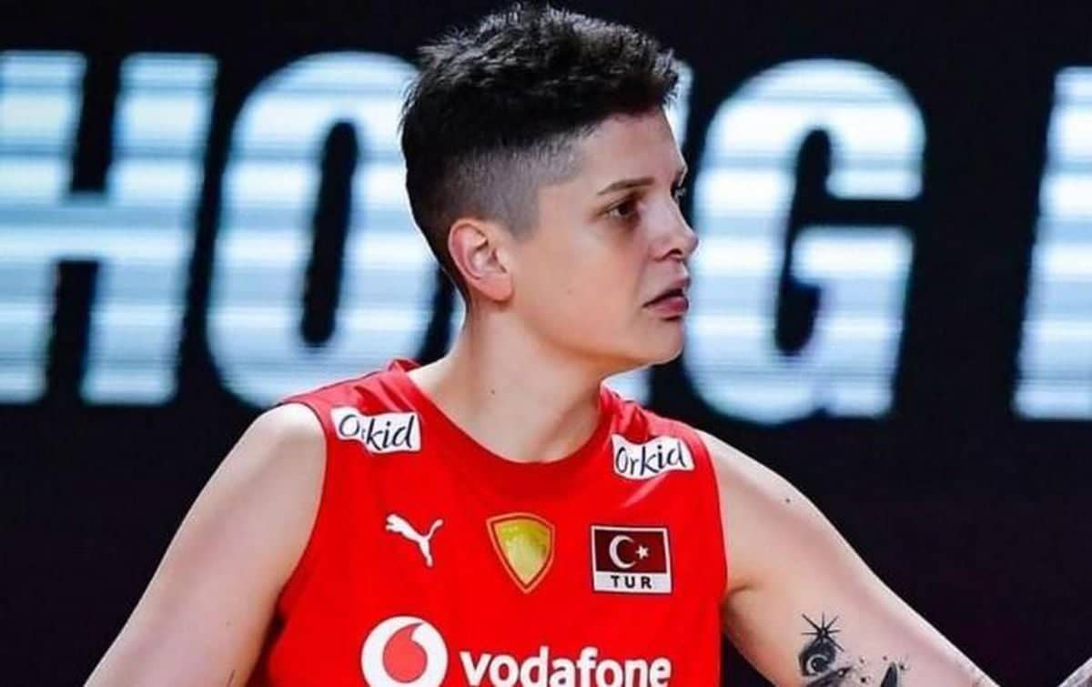 Ebrar Karakurt neden yok, Ebrar Karakurt milli takıma çağrılmadı mı? Ebrar Karakurt neden yok, Ebrar Karakurt milli takıma çağrılmadı mı?