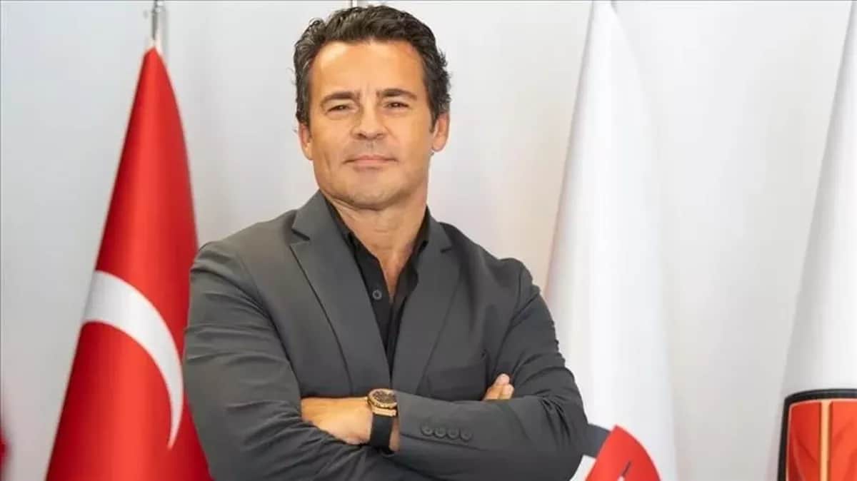 Hongqi Türkiye'ye Köklü Değişim: Deneyimli İsim Berk Çağdaş CEO Oldu Hongqi Türkiye'ye Köklü Değişim: Deneyimli İsim Berk Çağdaş CEO Oldu