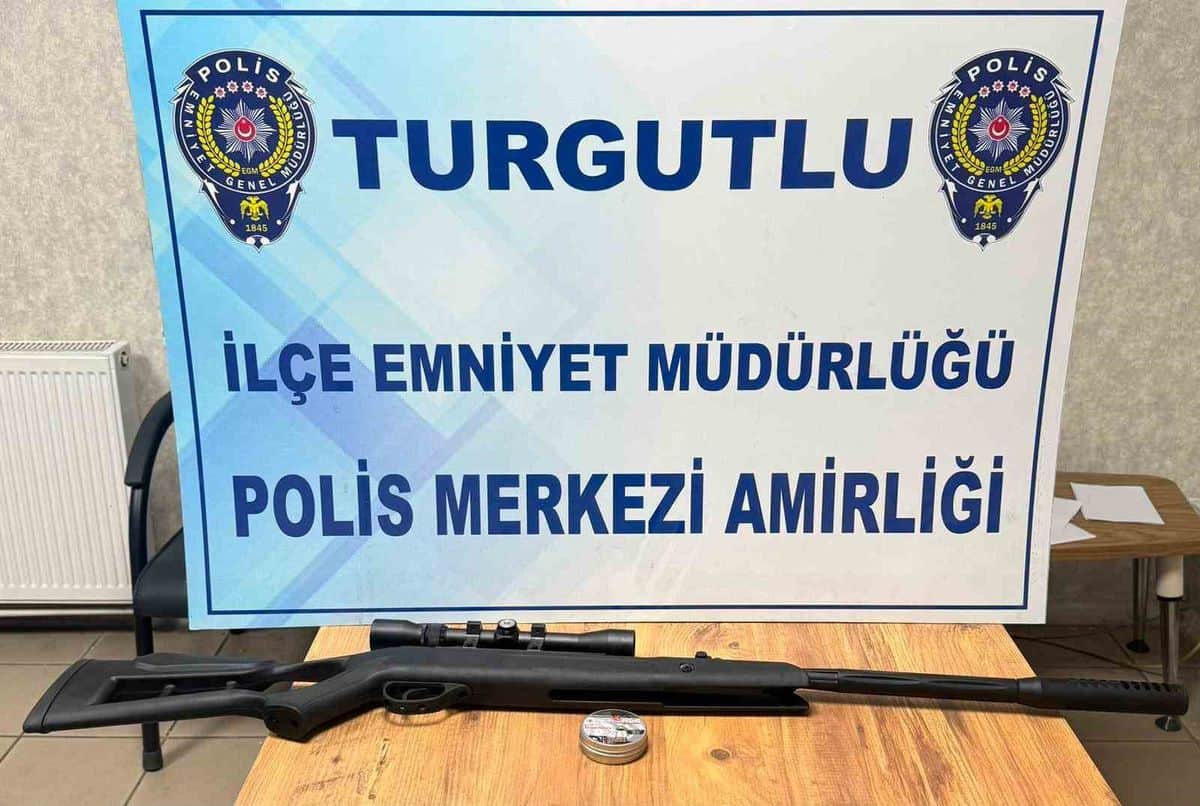 Manisa’da son bir ayda 913 kişi tutuklandı Manisa’da son bir ayda 913 kişi tutuklandı